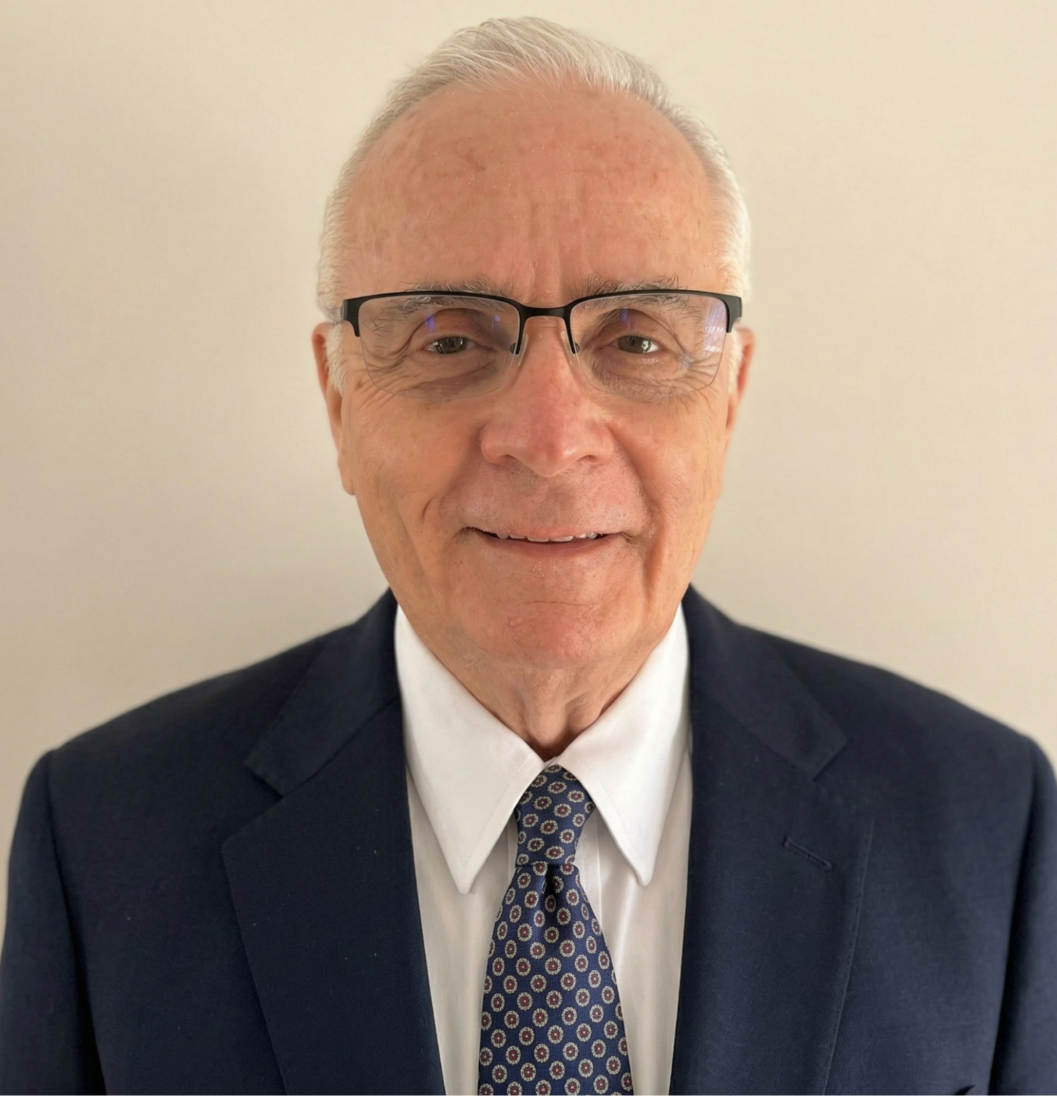 Dr. Dan Taché Headshot